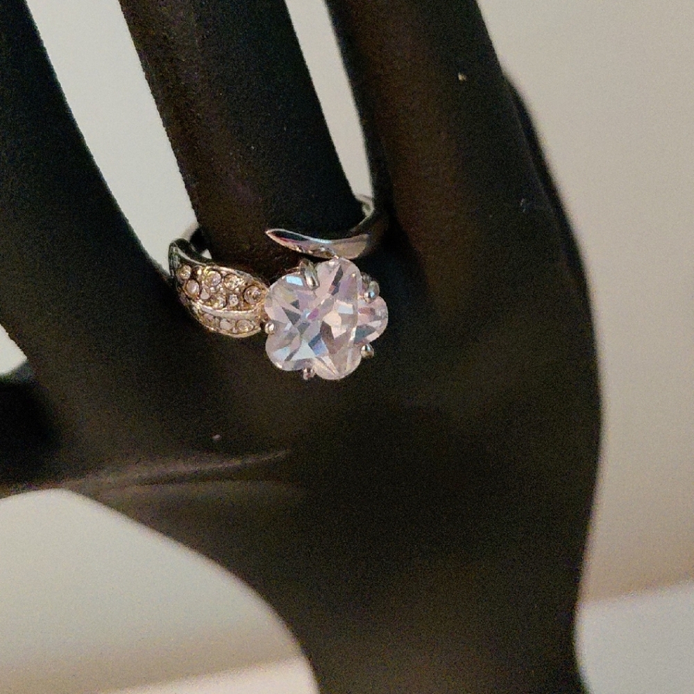 Source Unknown Silver Ring with Crystal Accent